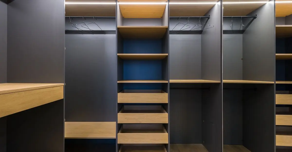 Astuces Bricolage Astucieux pour Maximiser Votre Espace de Rangement